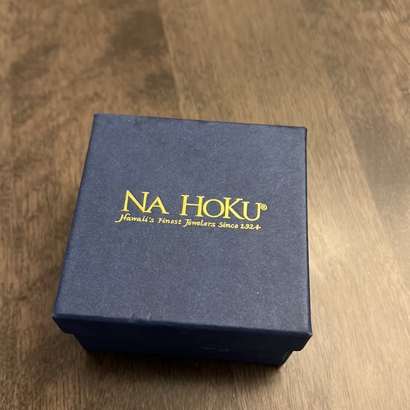 Na Hoku Earrings - Picture 2 of 4